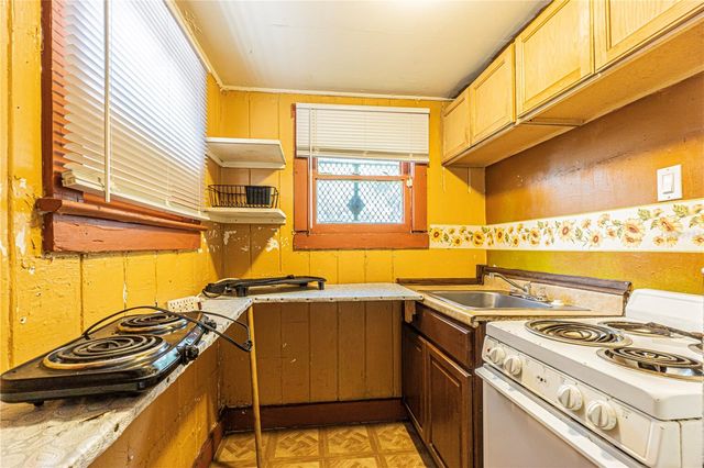 10704 N ANNETTE AVENUE, Tampa, FL 33612