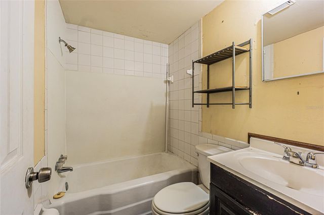 10704 N ANNETTE AVENUE, Tampa, FL 33612