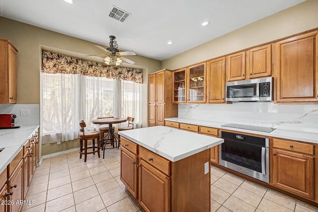 7046 W ROSE GARDEN Lane, Glendale, AZ 85308