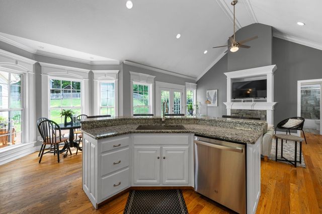 409 Olivia Lane, Soddy Daisy, TN 37379