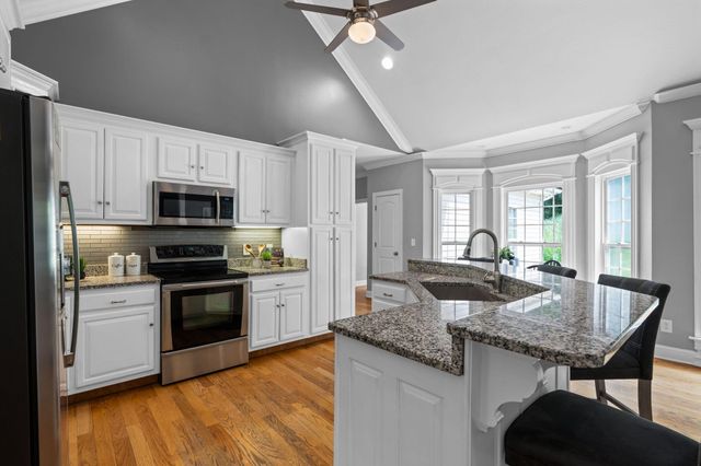 409 Olivia Lane, Soddy Daisy, TN 37379