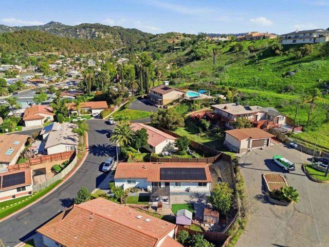 141 Belfast, Escondido, CA 92027