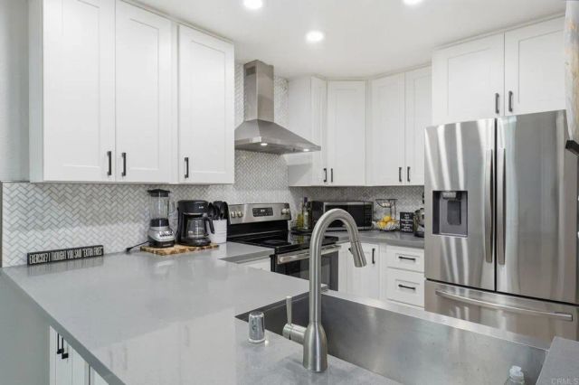 141 Belfast, Escondido, CA 92027