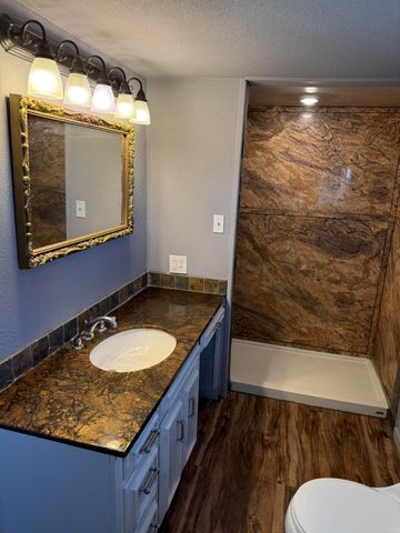 504 Ave E, Levelland, TX 79336