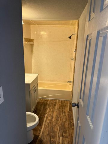 504 Ave E, Levelland, TX 79336