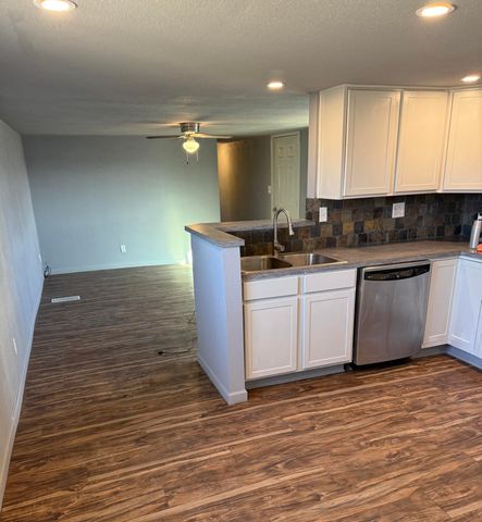 504 Ave E, Levelland, TX 79336