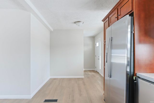 1132 Manchester Drive, South Bend, IN 46615