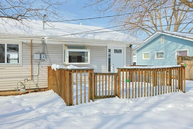 1132 Manchester Drive, South Bend, IN 46615