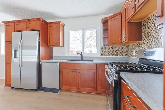 1132 Manchester Drive, South Bend, IN 46615