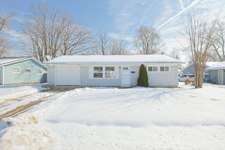 1132 Manchester Drive, South Bend, IN 46615