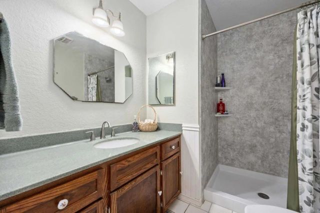 407 Dorsey Way, Vista, CA 92083