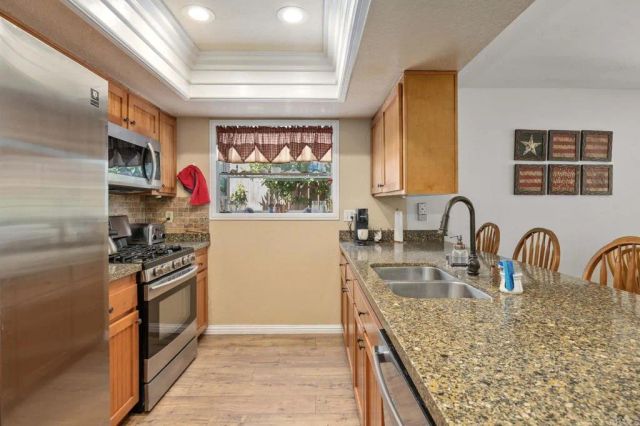 407 Dorsey Way, Vista, CA 92083