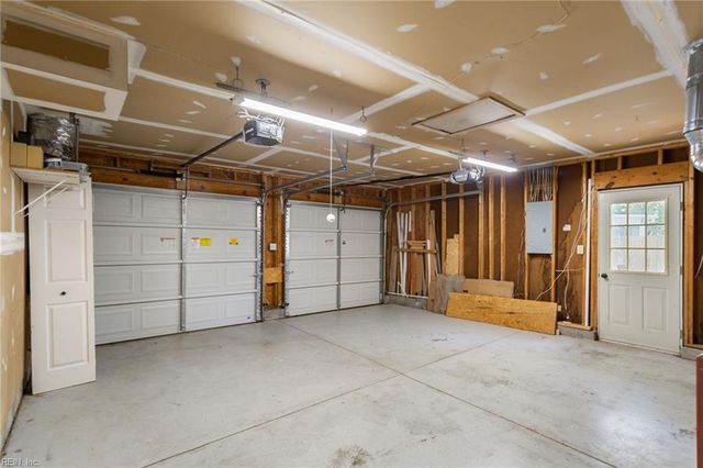 5 E Pinto CT, Hampton, VA 23666