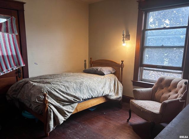 144 SUMNER Street, Galesburg, IL 61401