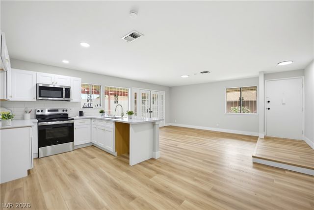 2556 Paradise Village Way, Las Vegas, NV 89120