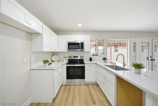 2556 Paradise Village Way, Las Vegas, NV 89120
