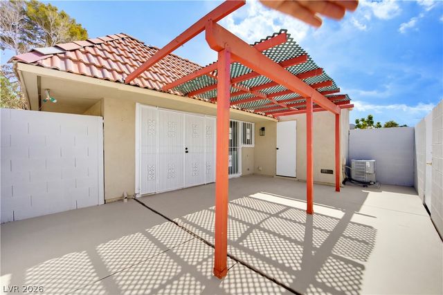 2556 Paradise Village Way, Las Vegas, NV 89120