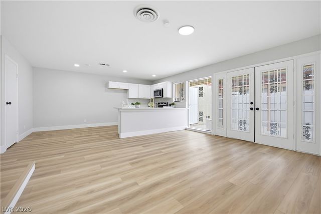 2556 Paradise Village Way, Las Vegas, NV 89120
