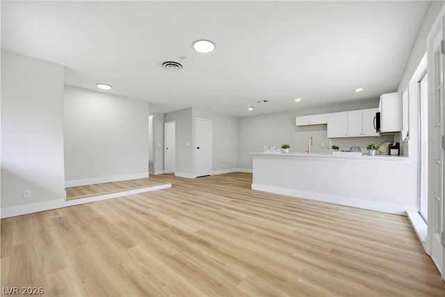 2556 Paradise Village Way, Las Vegas, NV 89120