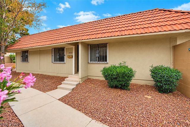 2556 Paradise Village Way, Las Vegas, NV 89120