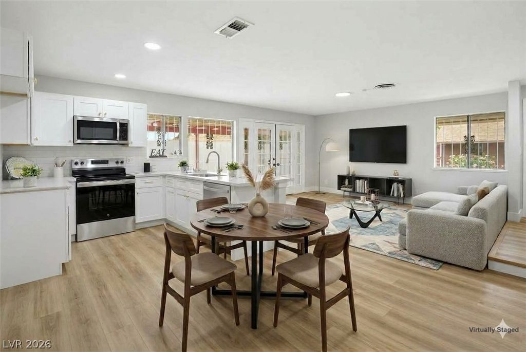 2556 Paradise Village Way, Las Vegas, NV 89120 — photo 2