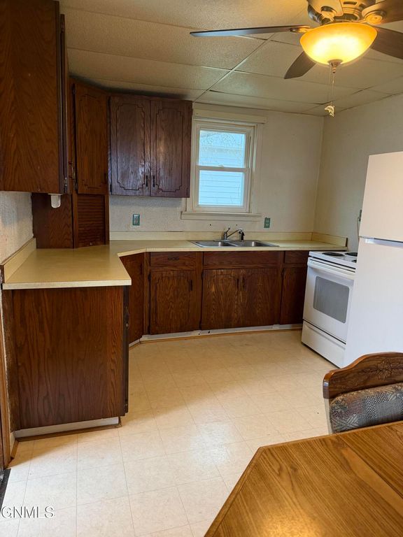 112 C Street N, Richardton, ND 58652 photo 13