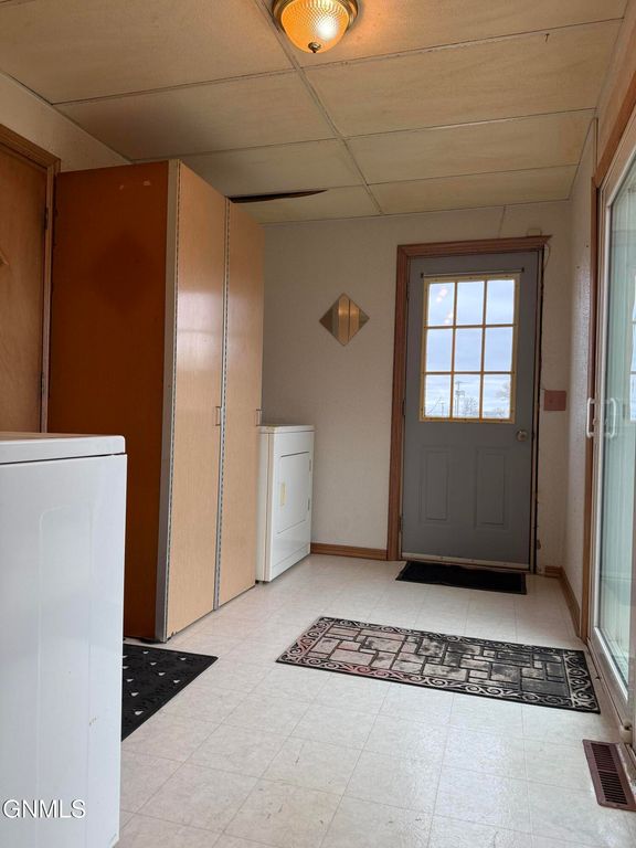 112 C Street N, Richardton, ND 58652 photo 16