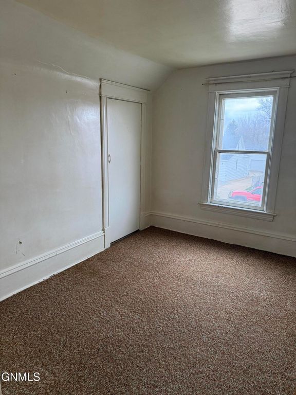 112 C Street N, Richardton, ND 58652 photo 5