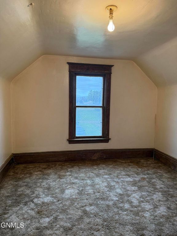 112 C Street N, Richardton, ND 58652 photo 9