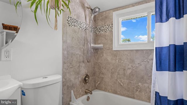 57 ISLAND RD, Levittown, PA 19057