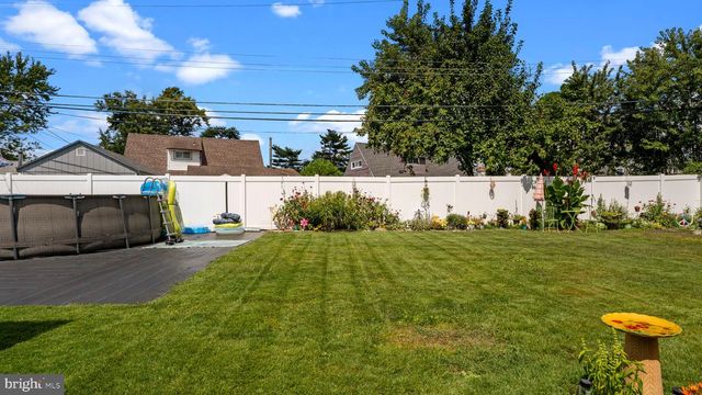 57 ISLAND RD, Levittown, PA 19057
