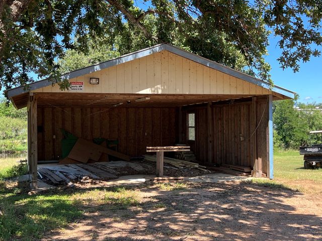 1715 Buckwheat DR, Tow, TX 78672