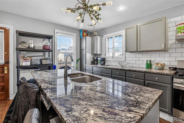 5015 Gerritt Avenue, St Louis, MO 63116