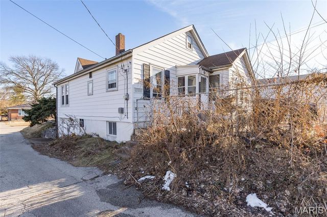 5015 Gerritt Avenue, St Louis, MO 63116