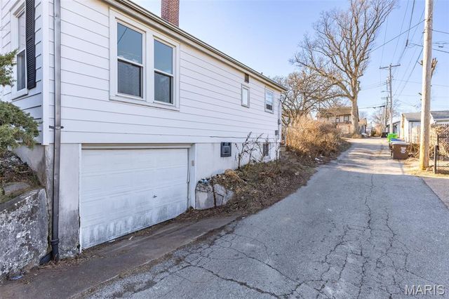 5015 Gerritt Avenue, St Louis, MO 63116