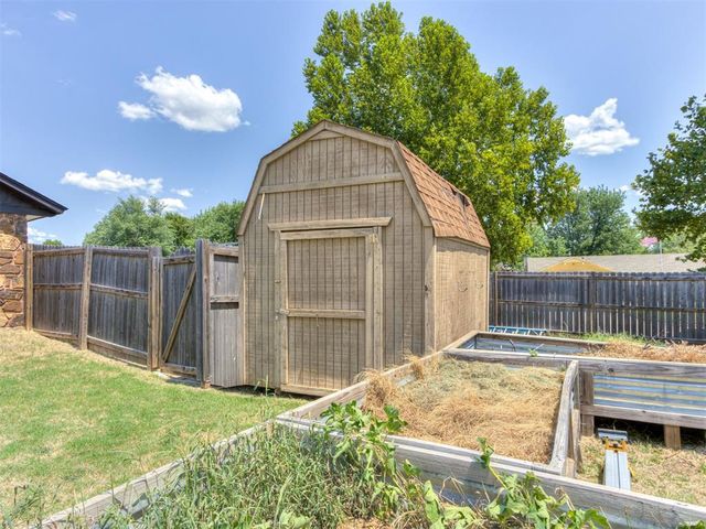 9724 Kent Drive, Midwest City, OK 73130