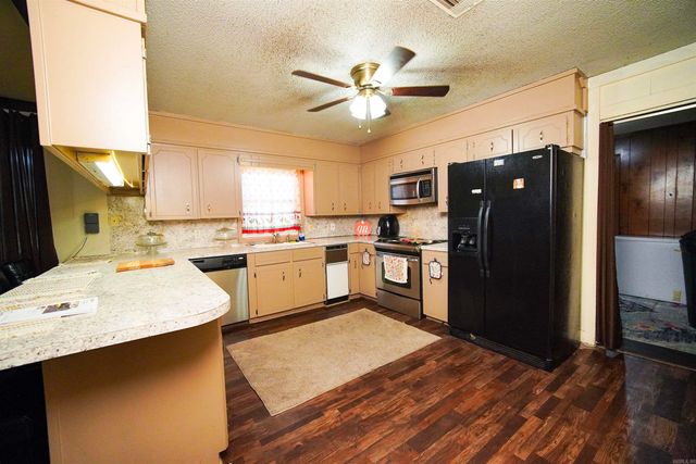 2810 W Gray Fox Ln, Jacksonville, AR 72076