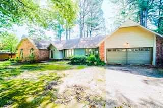 2810 W Gray Fox Ln, Jacksonville, AR 72076