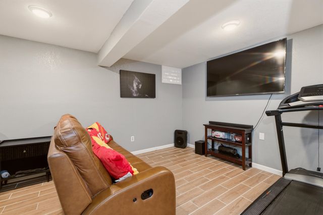 1208 E Luther St, Wichita, KS 67216