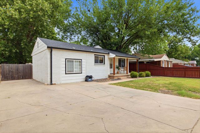 1208 E Luther St, Wichita, KS 67216