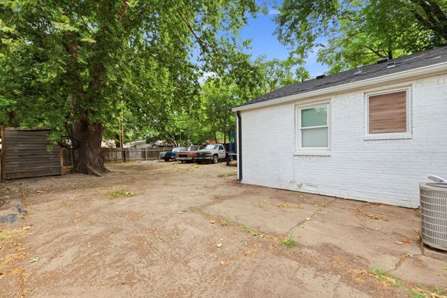 1208 E Luther St, Wichita, KS 67216