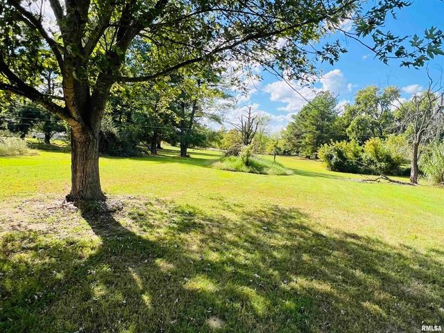 295 Country Acres Road, Eldorado, IL 62930