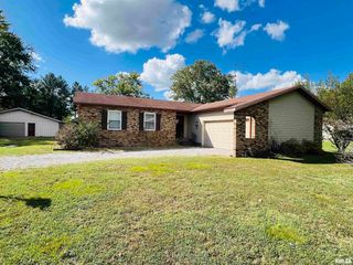 295 Country Acres Road, Eldorado, IL 62930