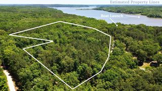 8121 Lick Creek Rd, Big Sandy, TN 38221