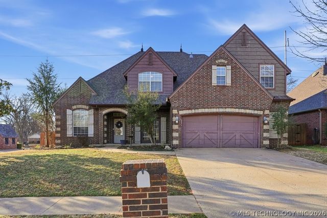 8702 E 110th Court, Bixby, OK 74133