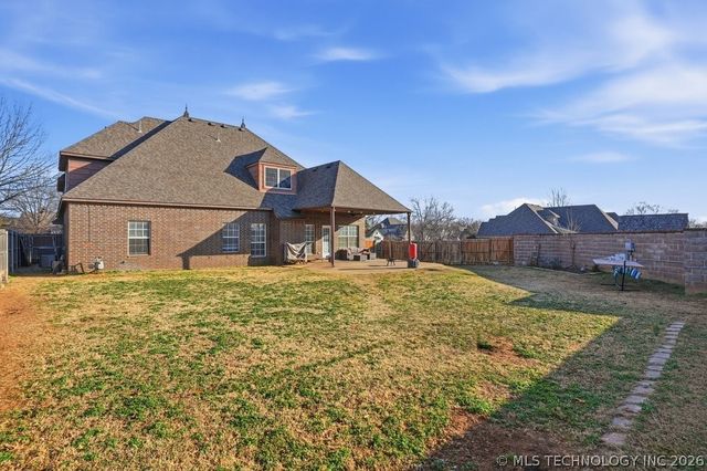 8702 E 110th Court, Bixby, OK 74133