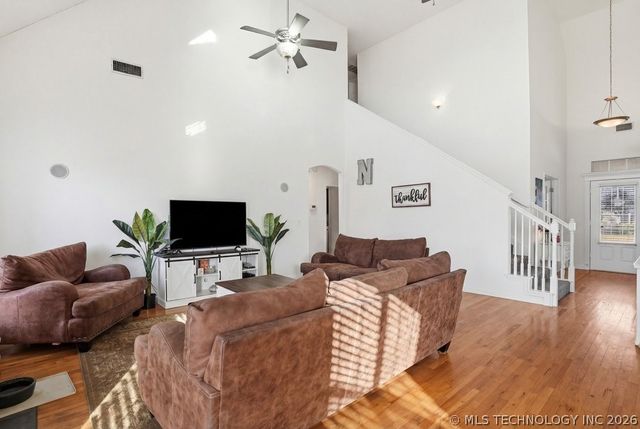 8702 E 110th Court, Bixby, OK 74133