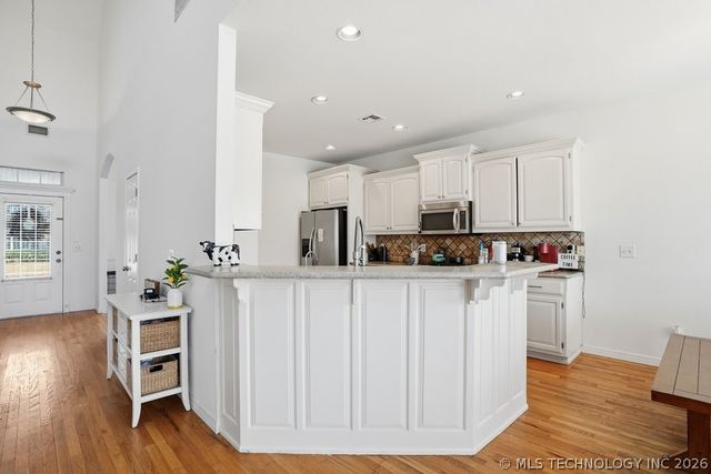 8702 E 110th Court, Bixby, OK 74133