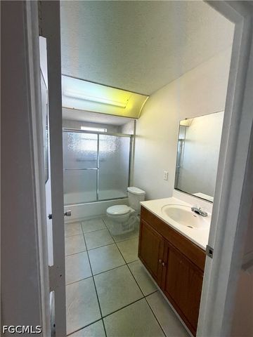 521 NE 24th PL 2, Cape Coral, FL 33909