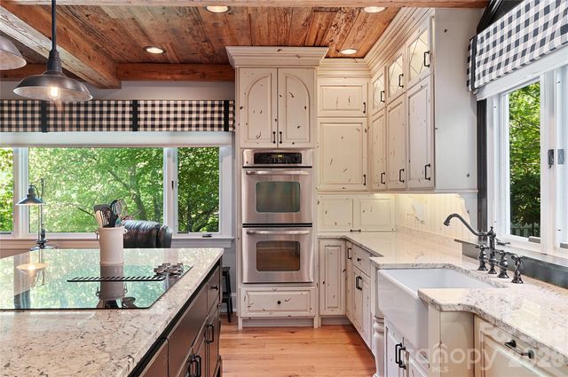 304 Brunswick Drive, Waynesville, NC 28786